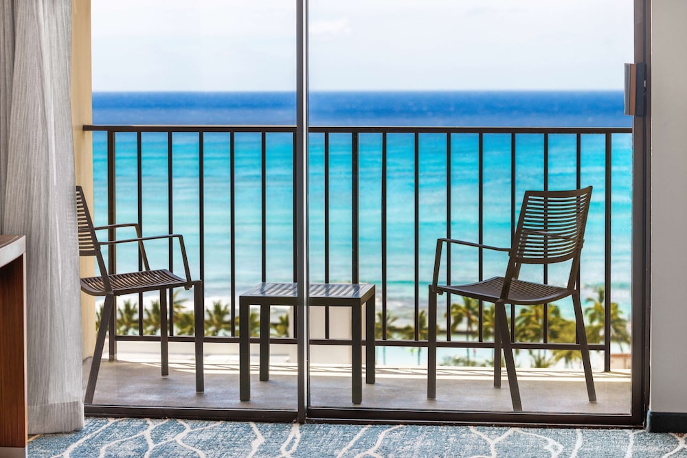 Hyatt Place Waikiki Beach — Beach in Honolulu, Hawaii