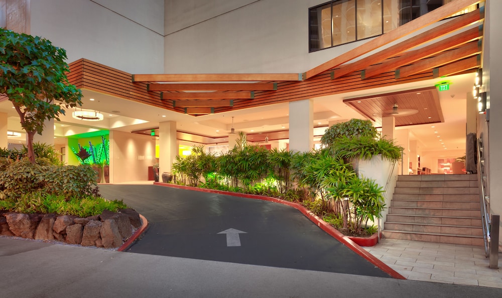 Hyatt Place Waikiki Beach — Hotel building in Honolulu, Hawaii