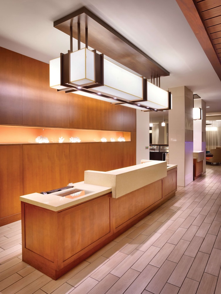 Hyatt Place Waikiki Beach — Restaurant & bars in Honolulu, Hawaii