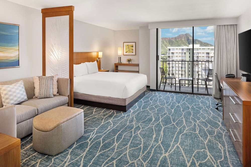 Hyatt Place Waikiki Beach — Hotel rooms in Honolulu, Hawaii