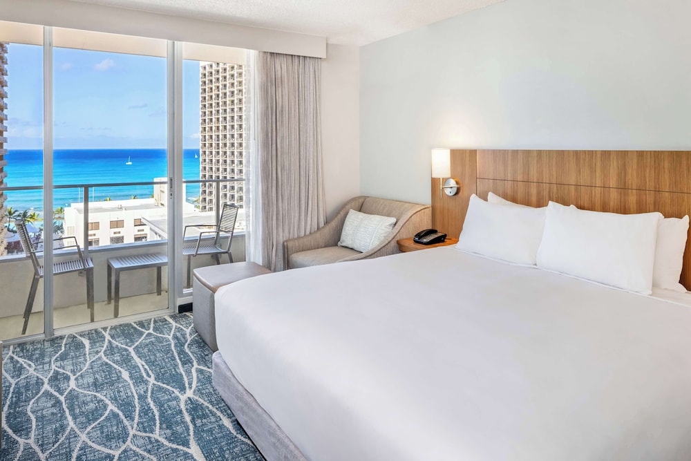 Hyatt Place Waikiki Beach — Hotel rooms in Honolulu, Hawaii