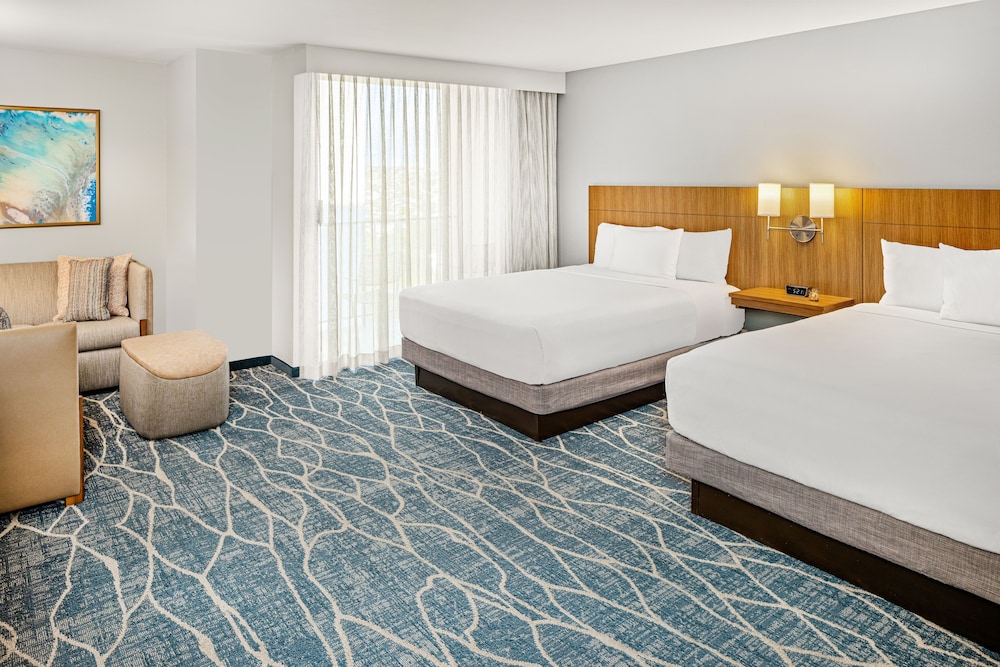 Hyatt Place Waikiki Beach — Hotel rooms in Honolulu, Hawaii