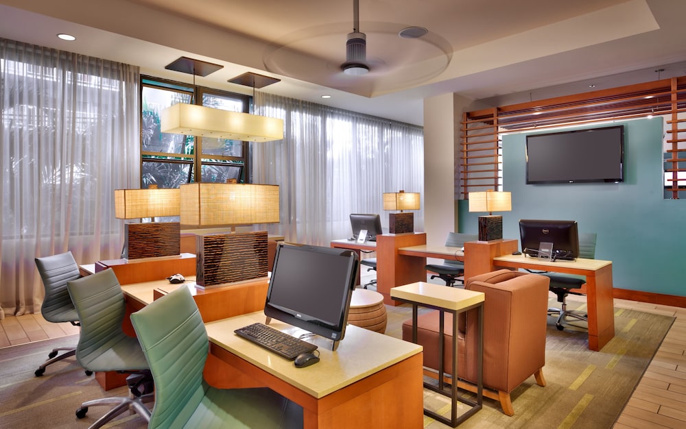 Hyatt Place Waikiki Beach — Hotel building in Honolulu, Hawaii