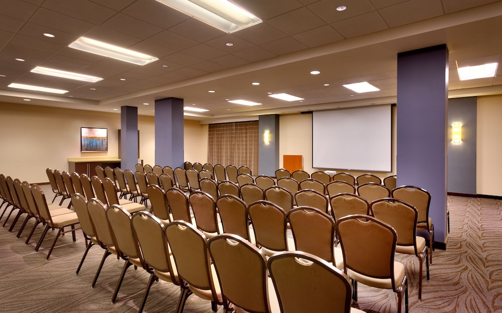 Hyatt Place Waikiki Beach — Hotel building in Honolulu, Hawaii