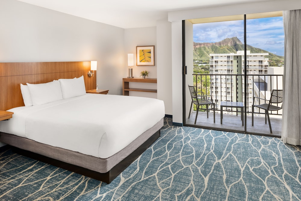 Hyatt Place Waikiki Beach — Hotel rooms in Honolulu, Hawaii