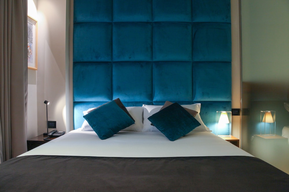 Triviho Hotel — Hotel rooms in Rome, Lazio