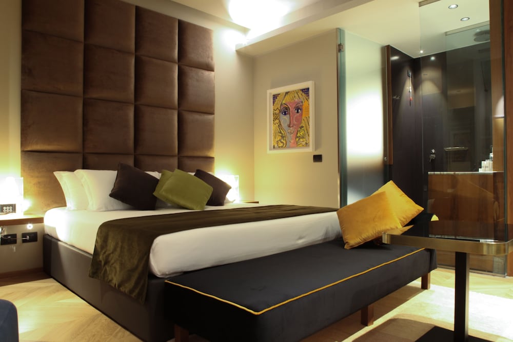 Triviho Hotel — Hotel rooms in Rome, Lazio