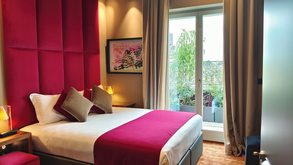 Triviho Hotel — Hotel rooms in Rome, Lazio
