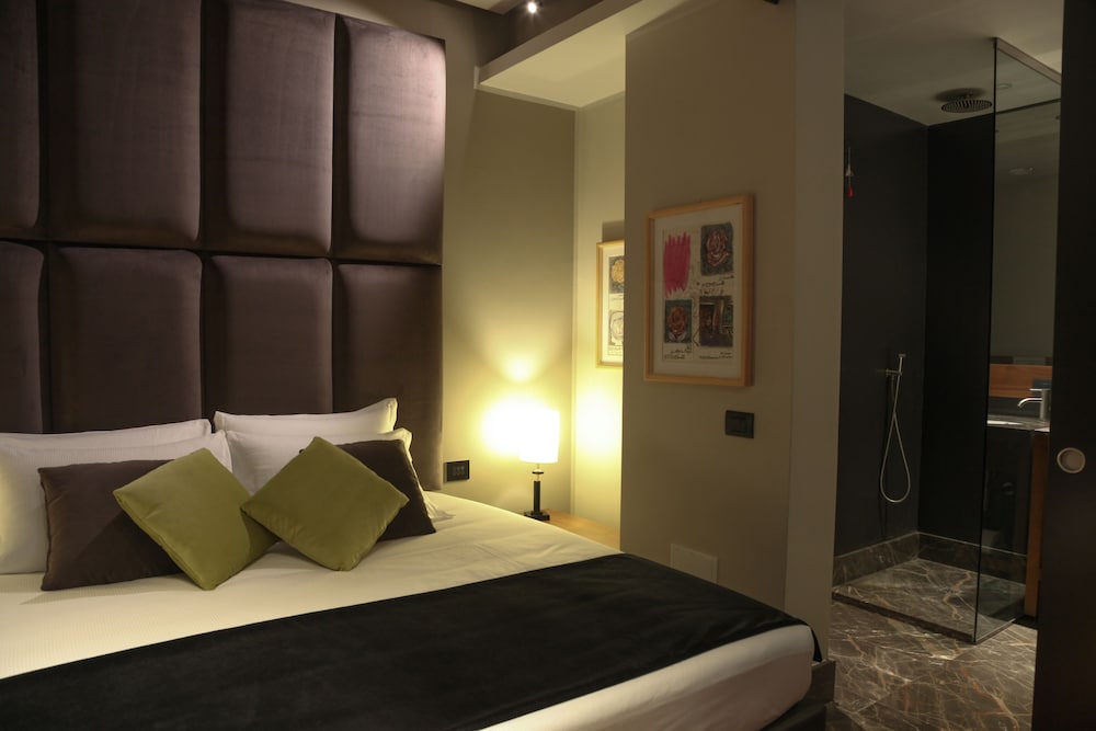 Triviho Hotel — Hotel rooms in Rome, Lazio