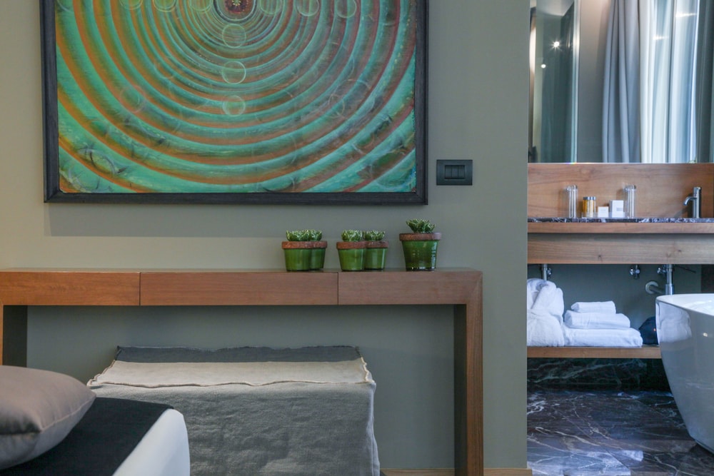 Triviho Hotel — Hotel rooms in Rome, Lazio