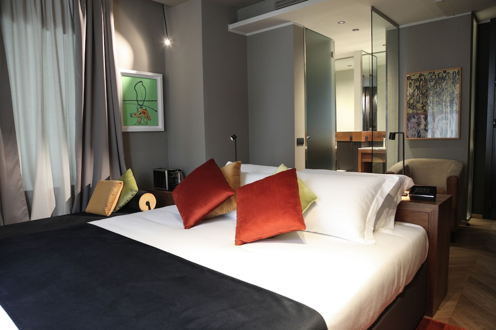 Triviho Hotel — Hotel rooms in Rome, Lazio