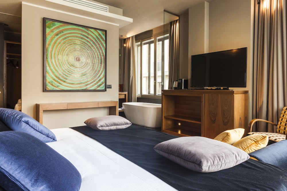 Triviho Hotel — Hotel rooms in Rome, Lazio