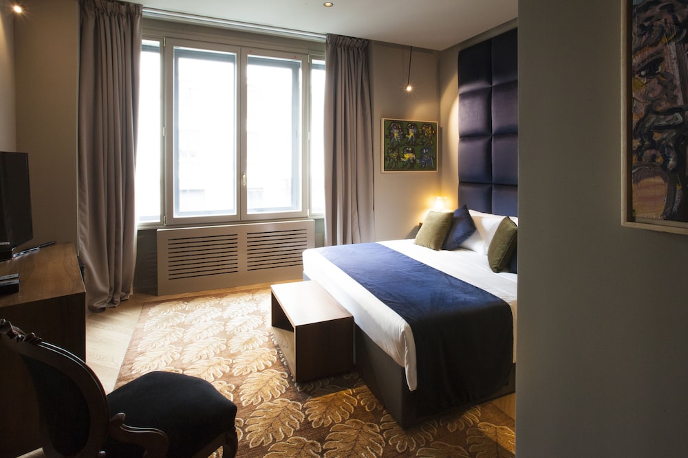 Triviho Hotel — Hotel rooms in Rome, Lazio