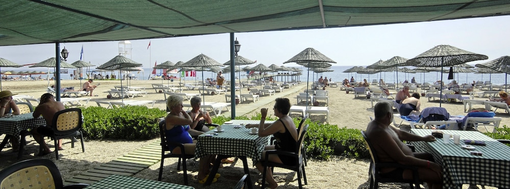 Kirbiyik Resort Hotel - All Inclusive — Beach in Alanya