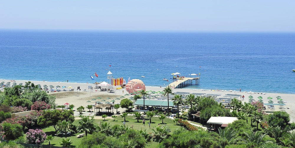 Kirbiyik Resort Hotel - All Inclusive — Beach in Alanya
