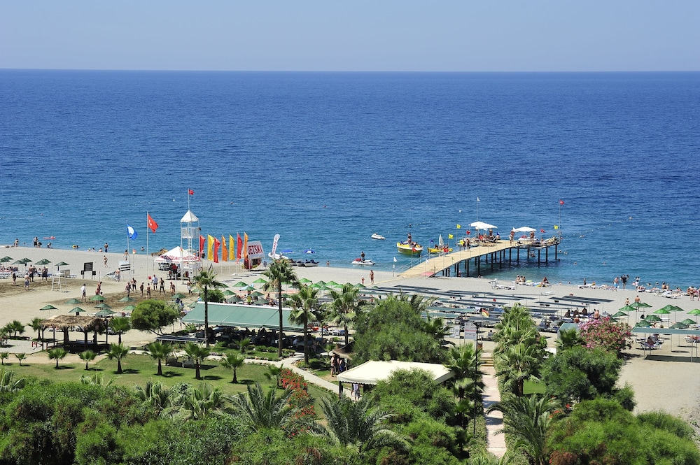 Kirbiyik Resort Hotel - All Inclusive — Beach in Alanya