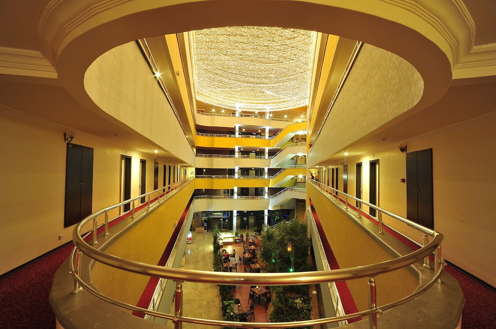 Kirbiyik Resort Hotel - All Inclusive — Hotel building in Alanya