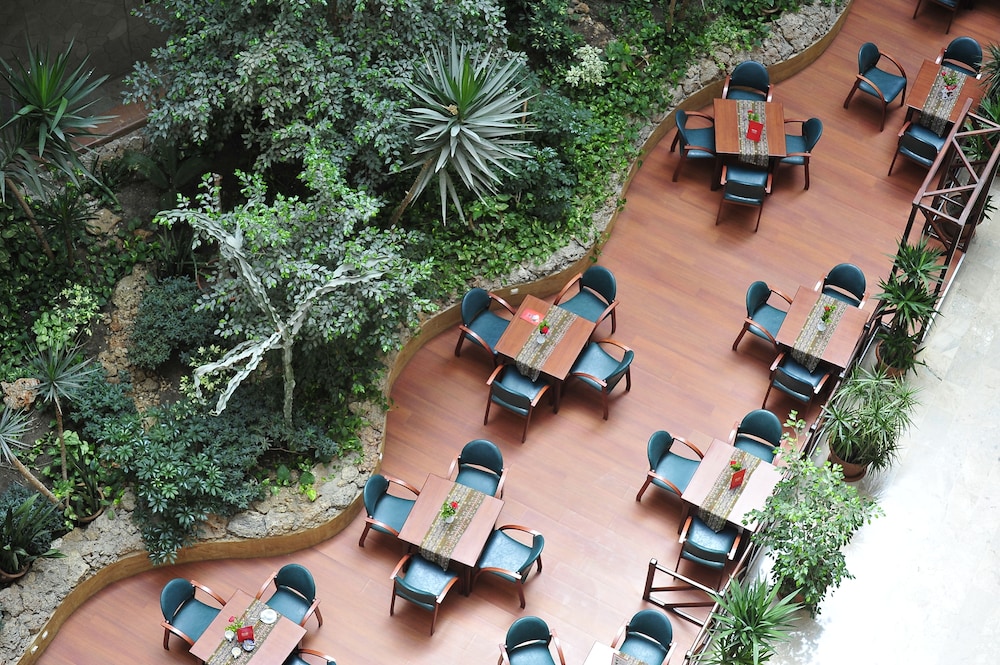 Kirbiyik Resort Hotel - All Inclusive — Restaurant & bars in Alanya