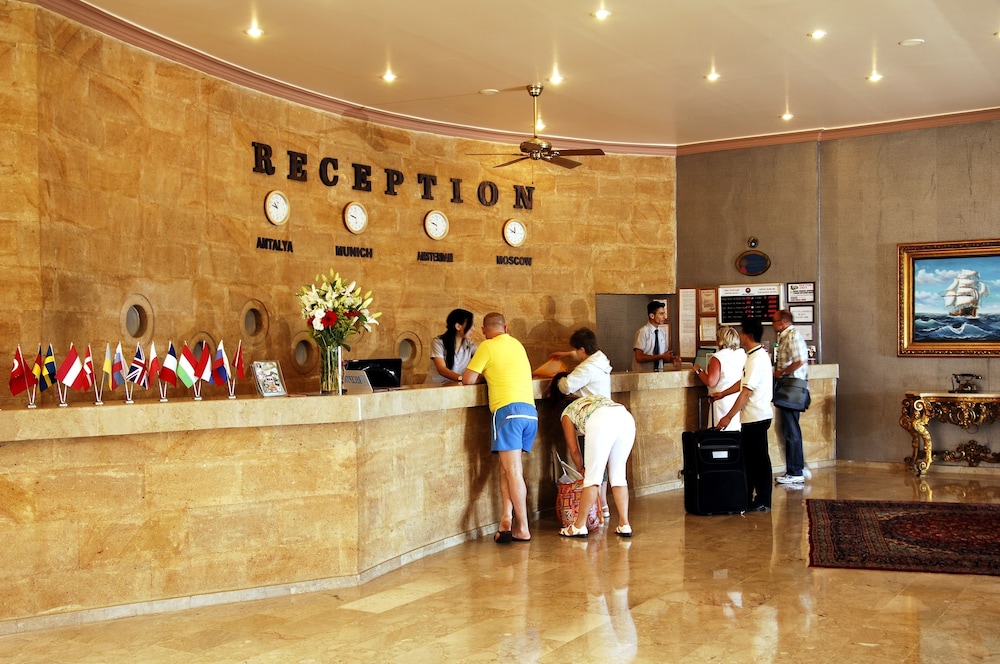 Kirbiyik Resort Hotel - All Inclusive — Restaurant & bars in Alanya