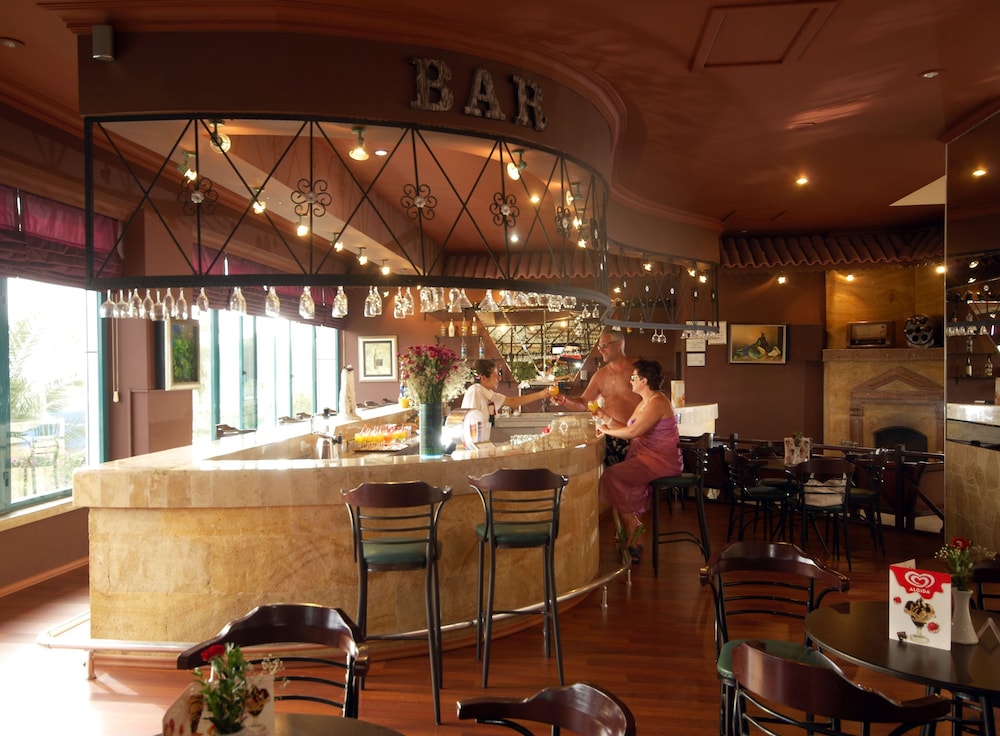 Kirbiyik Resort Hotel - All Inclusive — Restaurant & bars in Alanya