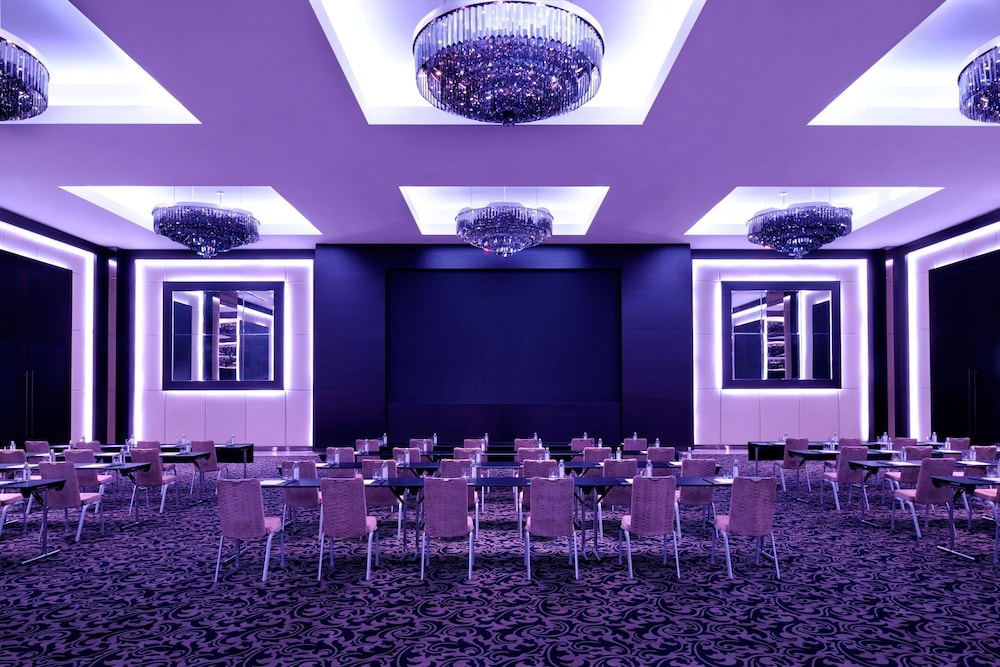 JW Marriott Marquis Hotel Dubai — Restaurant & bars in Dubai
