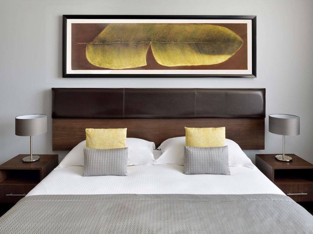 Movenpick Hotel Apartments Al Mamzar Dubai — Hotel rooms in Dubai