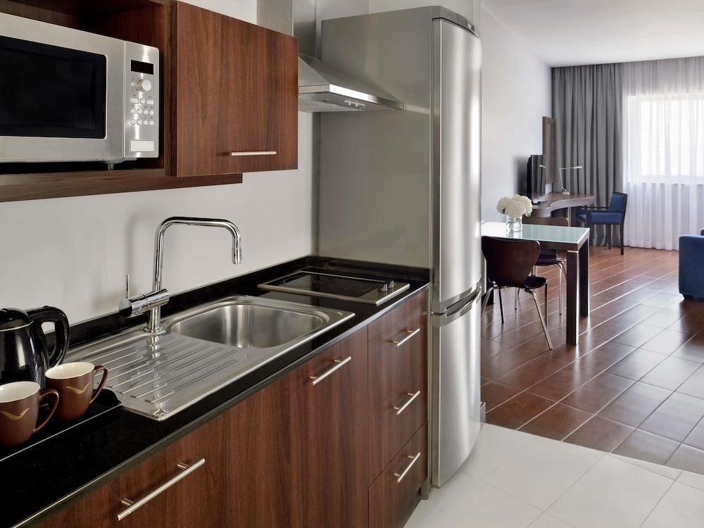 Movenpick Hotel Apartments Al Mamzar Dubai — Hotel rooms in Dubai