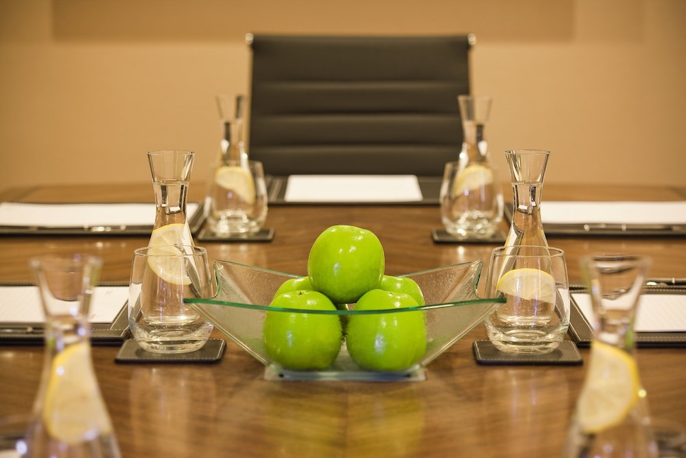 Movenpick Hotel Apartments Al Mamzar Dubai — Restaurant & bars in Dubai