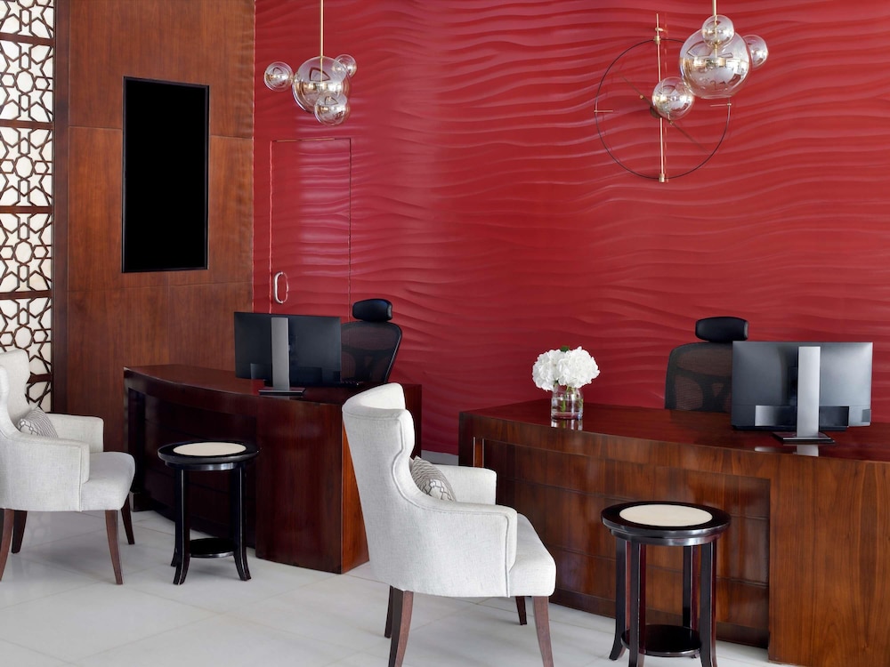 Movenpick Hotel Apartments Al Mamzar Dubai — Hotel building in Dubai