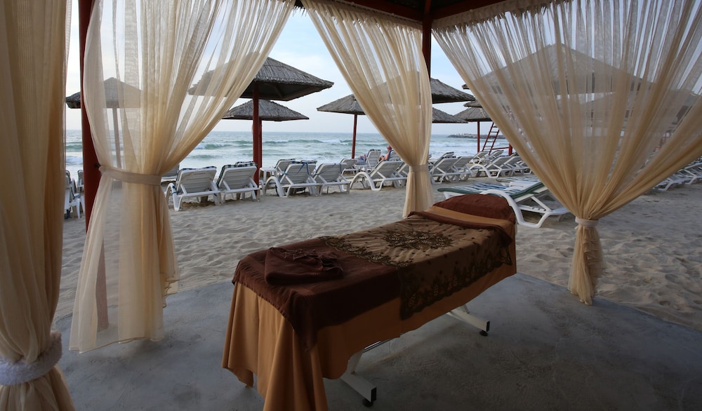 Ramada by Wyndham Beach Hotel Ajman - zdjęcie 3