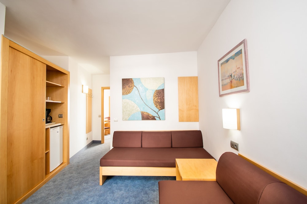 Hotel HL Rondo — Hotel rooms in Playa del Ingles, Canary Islands