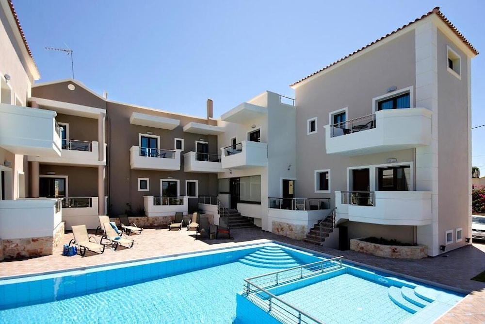 Theros Hotel — Hotel building in Platanias