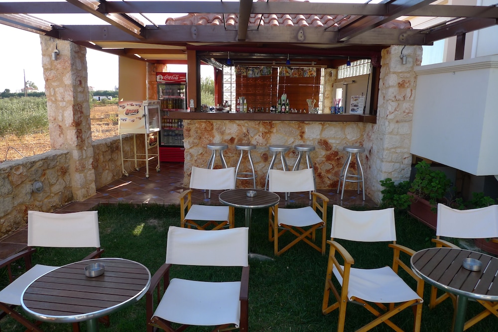 Theros Hotel — Restaurant & bars in Platanias