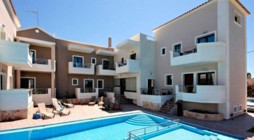 Theros Hotel — Hotel building in Platanias