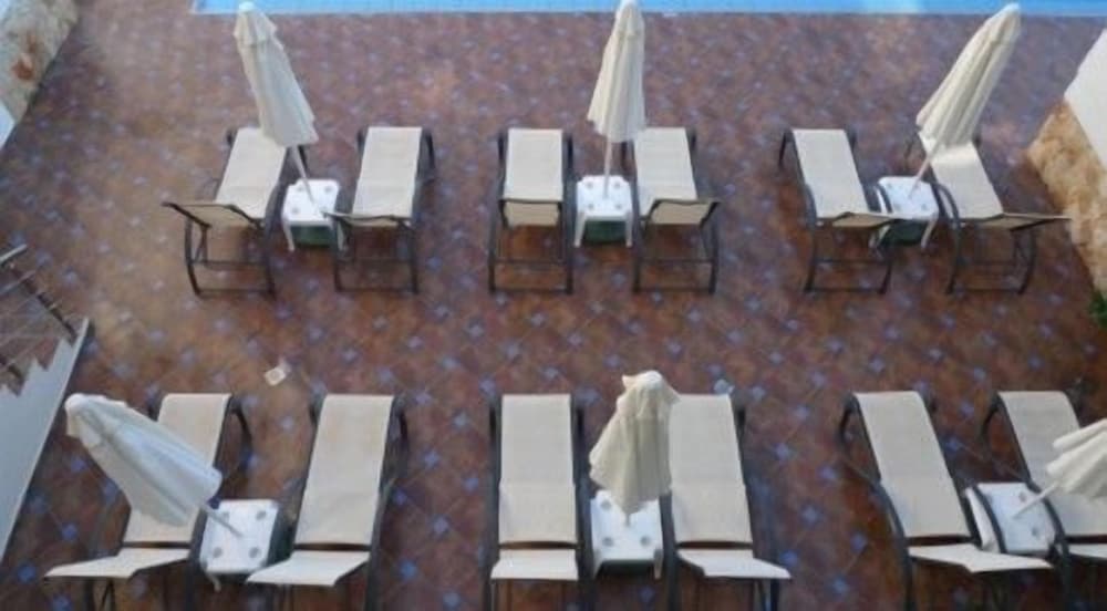 Theros Hotel — Swimming pool in Platanias