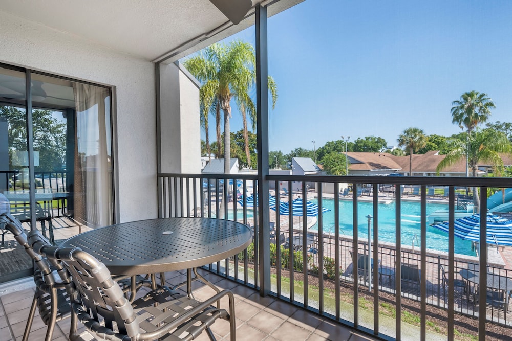 Orbit One Vacation Villas by Coolvacay — Swimming pool in Kissimmee, Florida