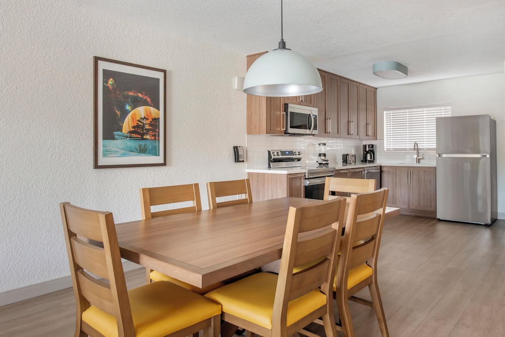 Orbit One Vacation Villas by Coolvacay — Hotel rooms in Kissimmee, Florida