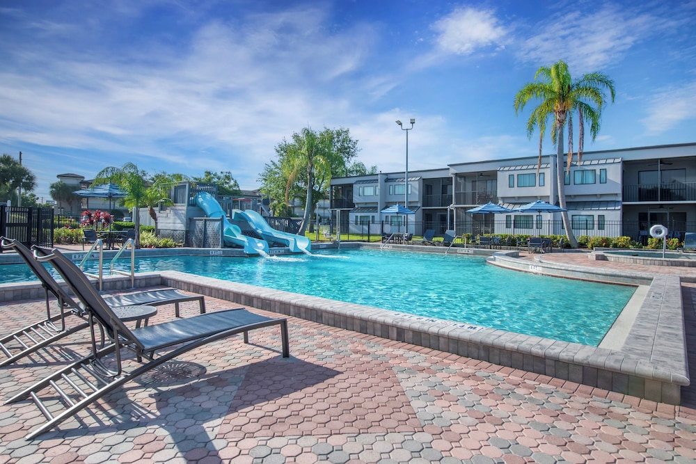 Orbit One Vacation Villas by Coolvacay — Swimming pool in Kissimmee, Florida