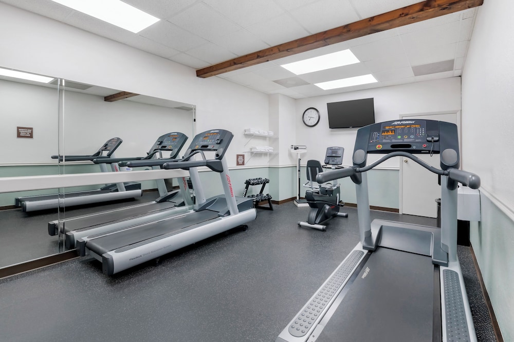 Parkway International Resort by Coolvacay — Sports & recreation in Kissimmee, Florida