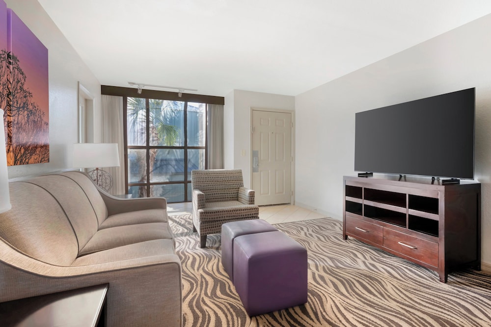 Parkway International Resort by Coolvacay — Hotel rooms in Kissimmee, Florida