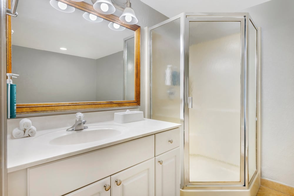 Parkway International Resort by Coolvacay — Hotel rooms in Kissimmee, Florida