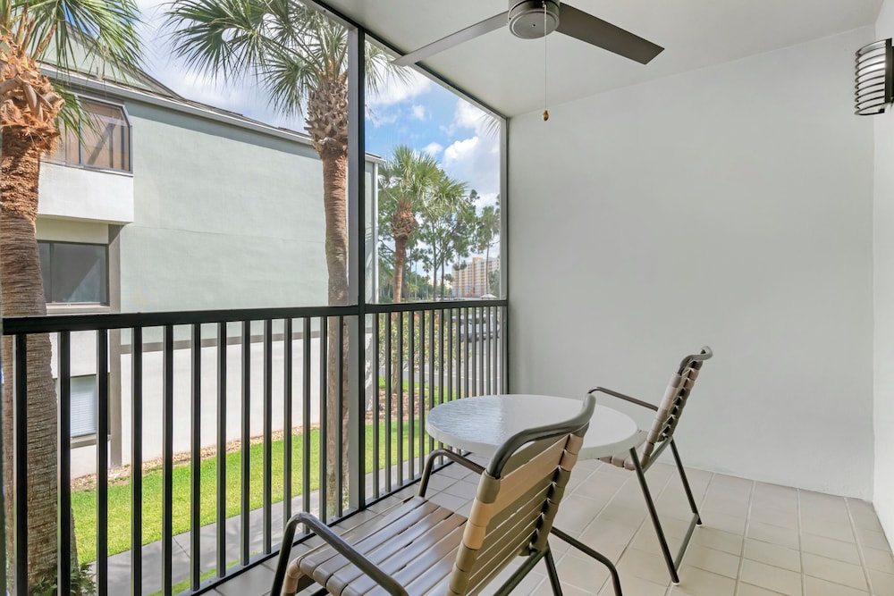 Parkway International Resort by Coolvacay — Hotel rooms in Kissimmee, Florida