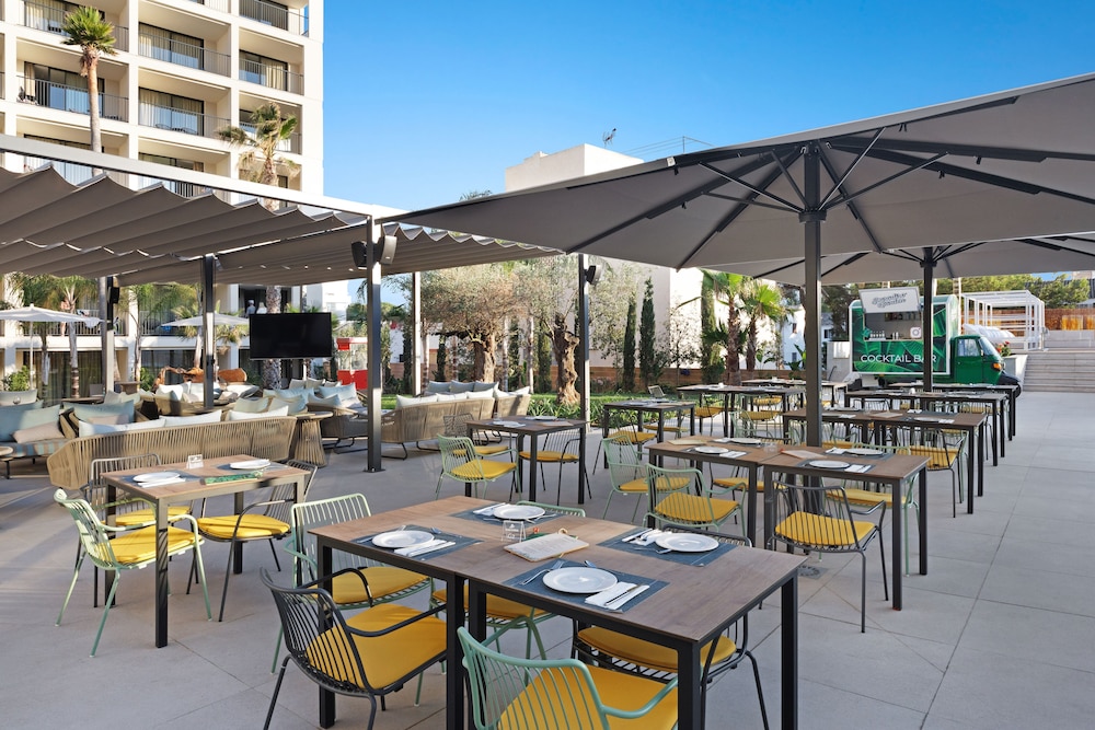 Paradiso Garden Hotel — Restaurant & bars in Playa de Palma, Balearic Islands