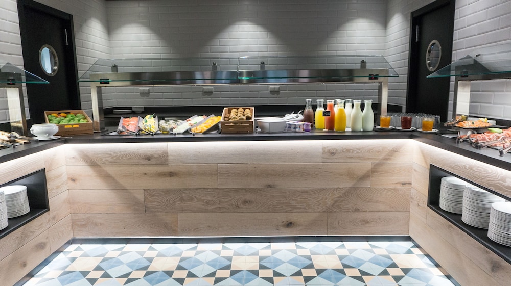 Paradiso Garden Hotel — Restaurant & bars in Playa de Palma, Balearic Islands