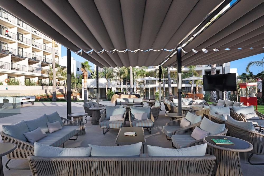 Paradiso Garden Hotel — Restaurant & bars in Playa de Palma, Balearic Islands