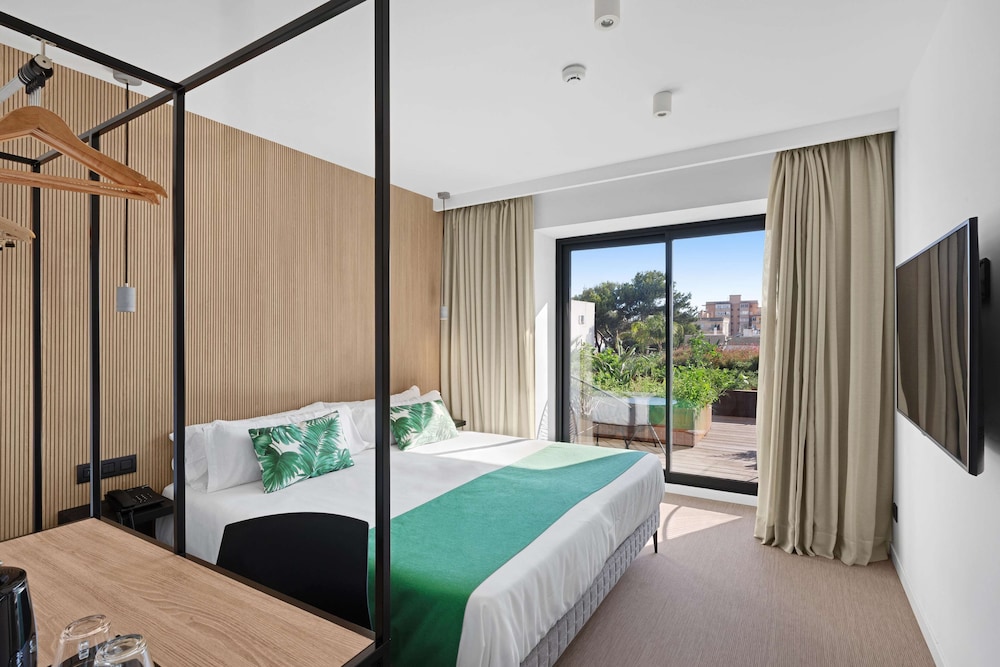 Paradiso Garden Hotel — Hotel rooms in Playa de Palma, Balearic Islands