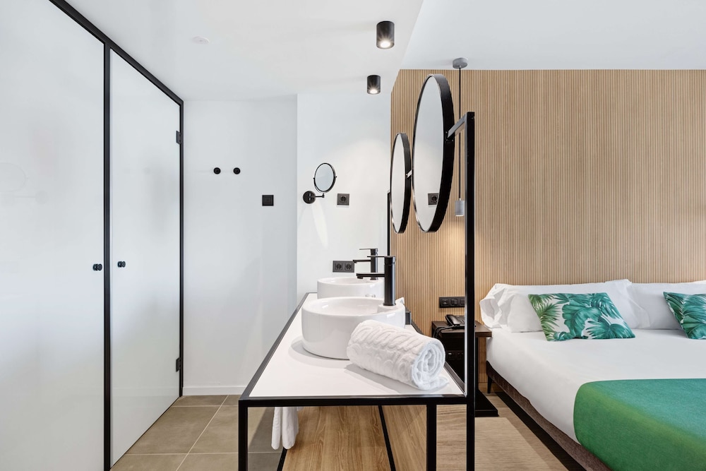 Paradiso Garden Hotel — Hotel rooms in Playa de Palma, Balearic Islands