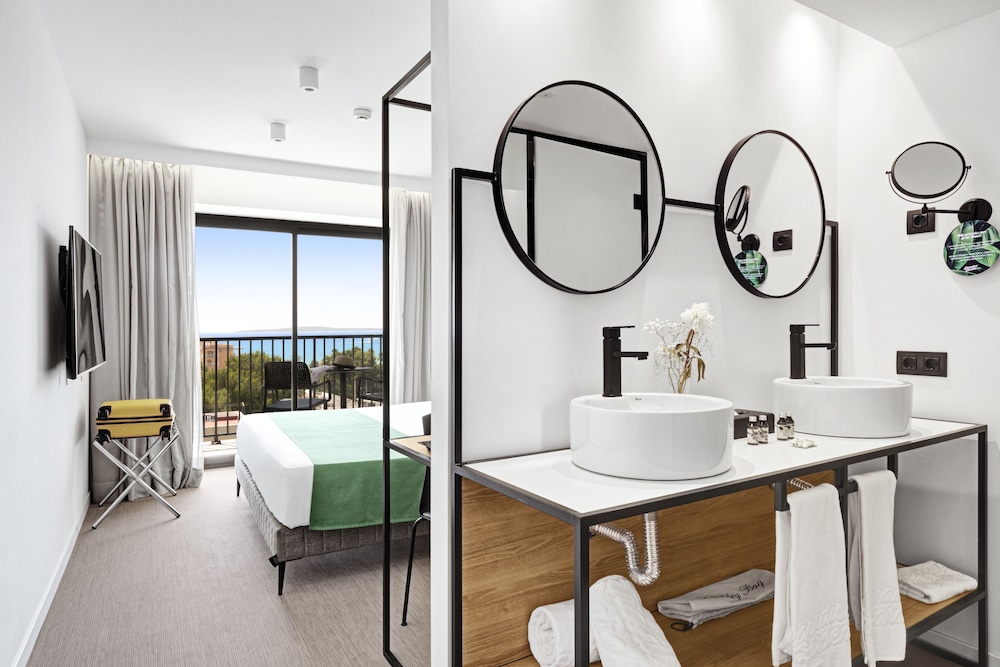Paradiso Garden Hotel — Hotel rooms in Playa de Palma, Balearic Islands