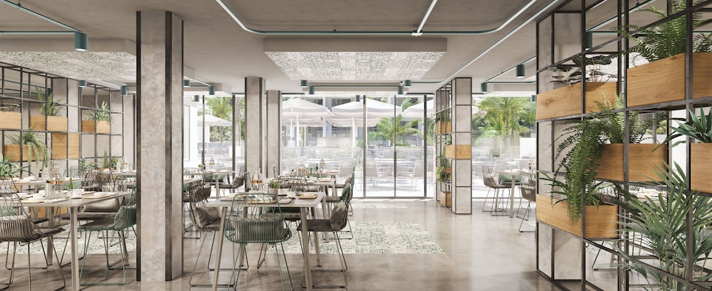 Paradiso Garden Hotel — Restaurant & bars in Playa de Palma, Balearic Islands