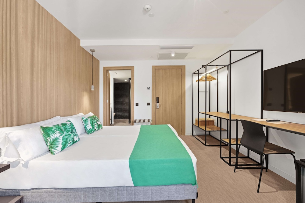 Paradiso Garden Hotel — Hotel rooms in Playa de Palma, Balearic Islands